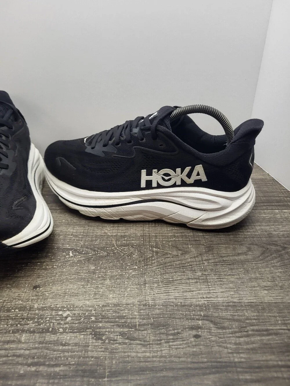 Hoka Clifton 10 Women’s Running Shoes Black White Size 9 EE Extra Wide Comfort